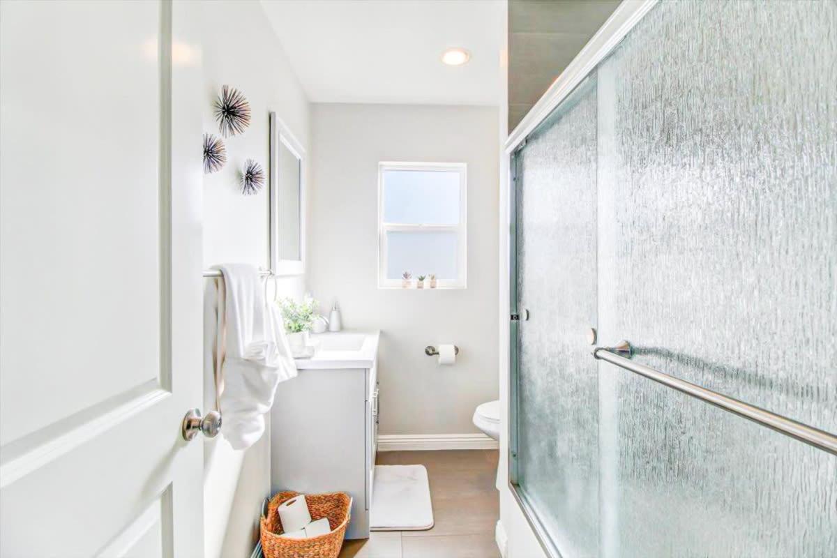 Modern 2-Bedroom Haven In The Heart Of La- Hud-Vp Los Angeles Esterno foto