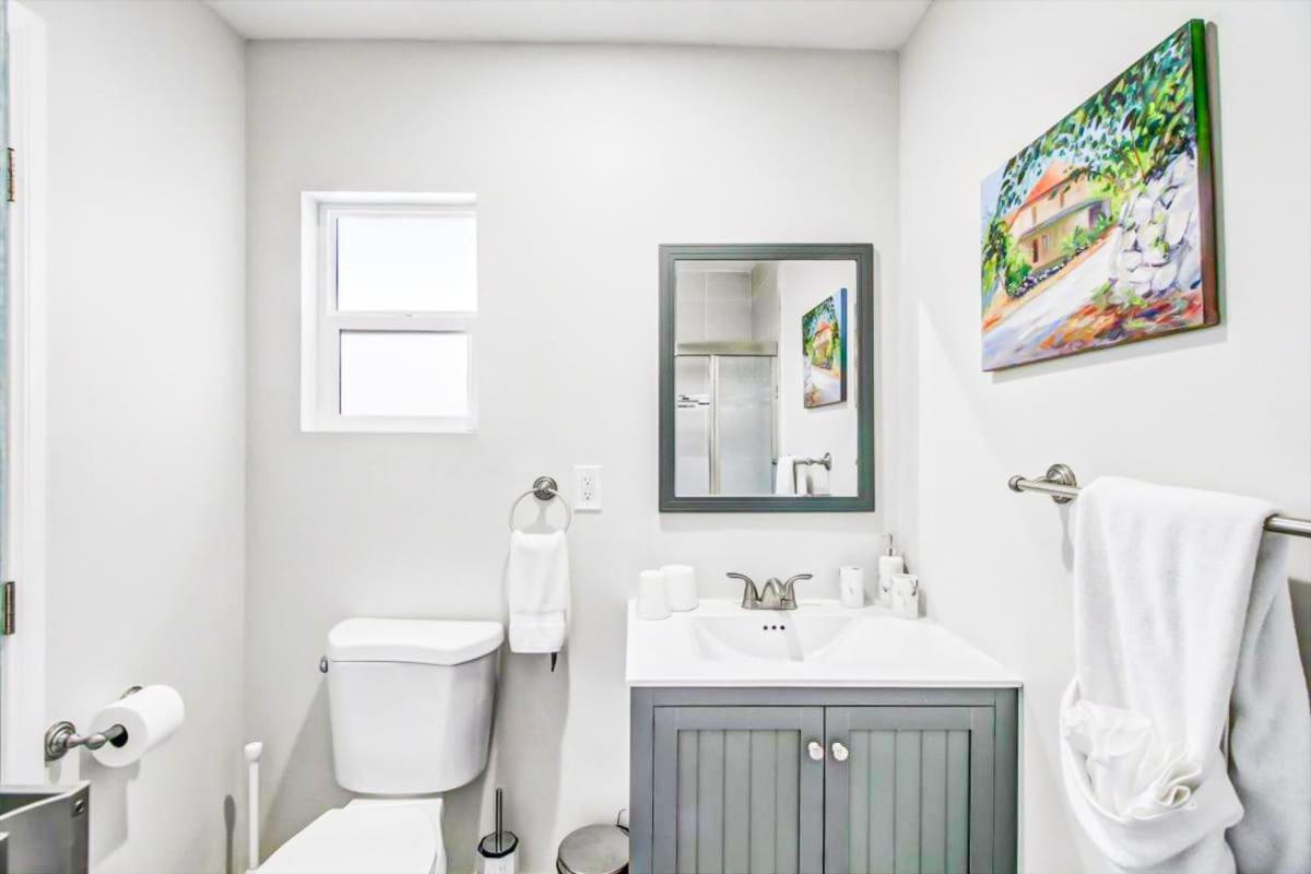 Modern 2-Bedroom Haven In The Heart Of La- Hud-Vp Los Angeles Esterno foto