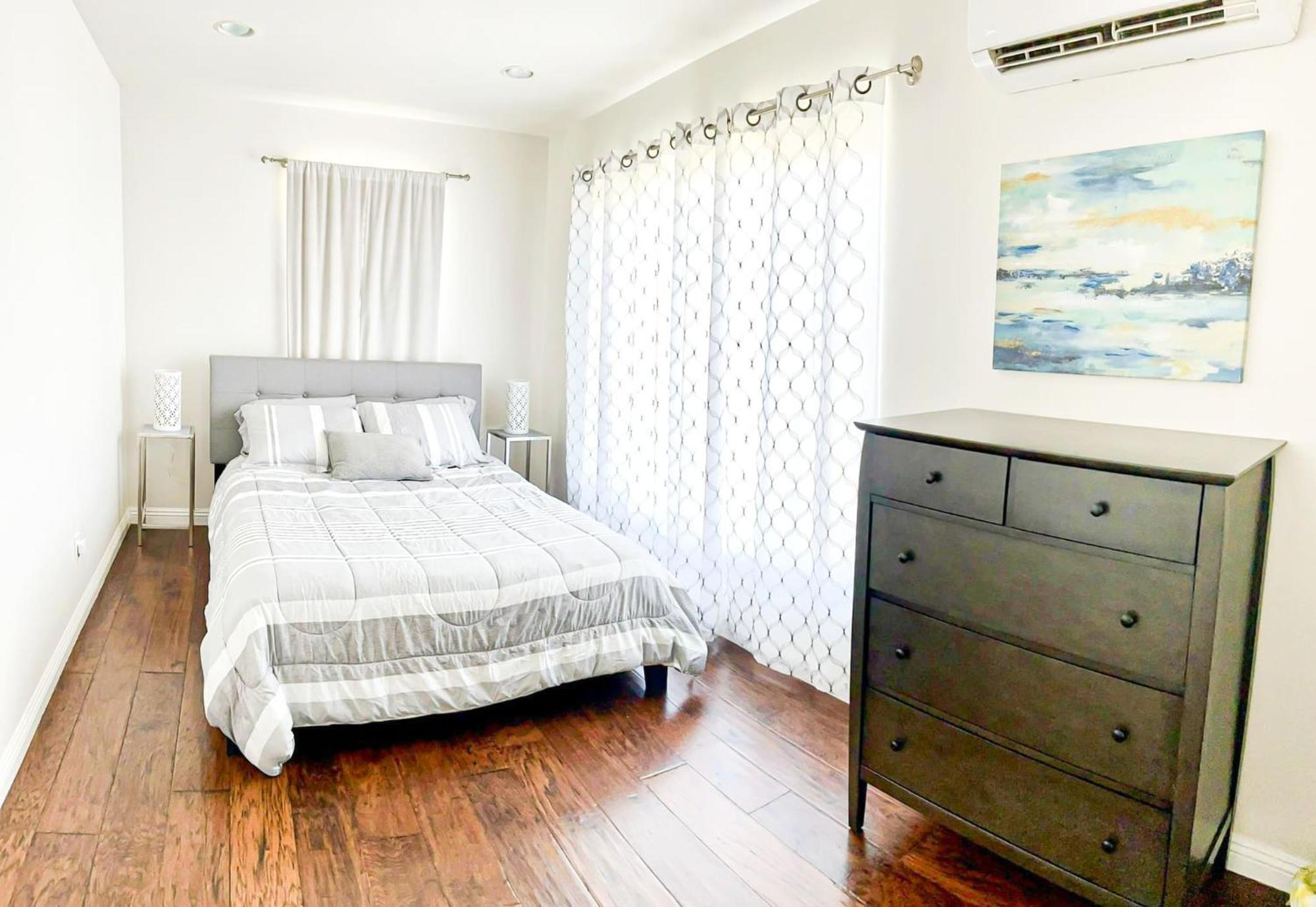 Modern 2-Bedroom Haven In The Heart Of La- Hud-Vp Los Angeles Esterno foto