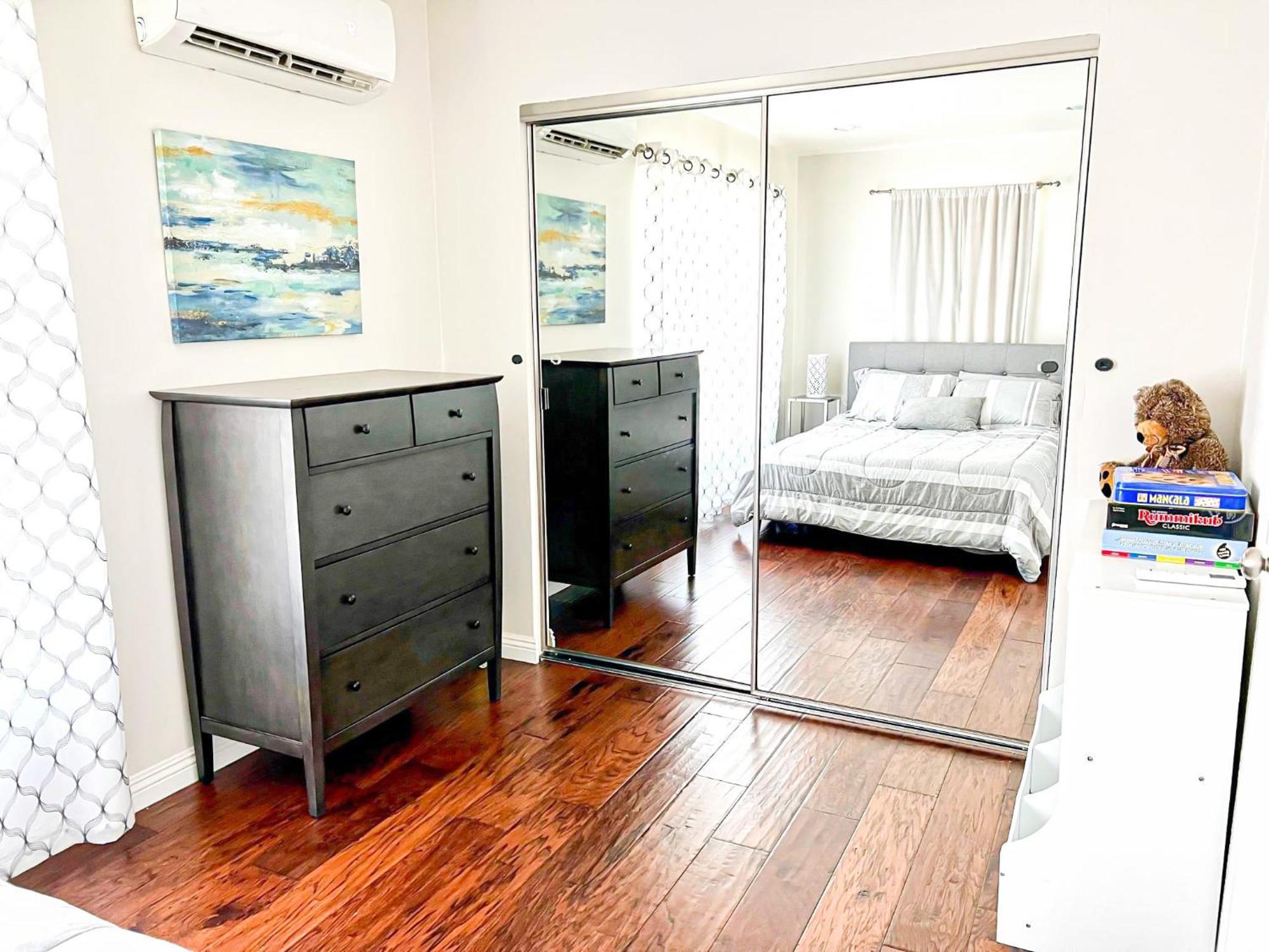 Modern 2-Bedroom Haven In The Heart Of La- Hud-Vp Los Angeles Esterno foto